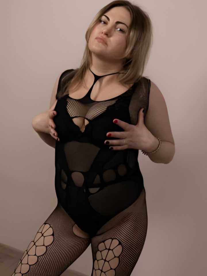 Виктория привлекательная девушка из Иваново цена от 2500 руб