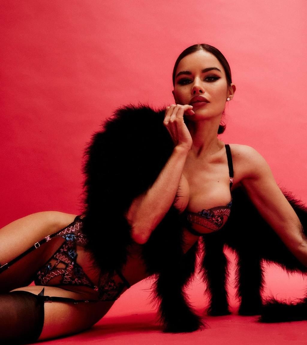 Ксюша привлекательная девушка из Иваново цена от 8000 руб